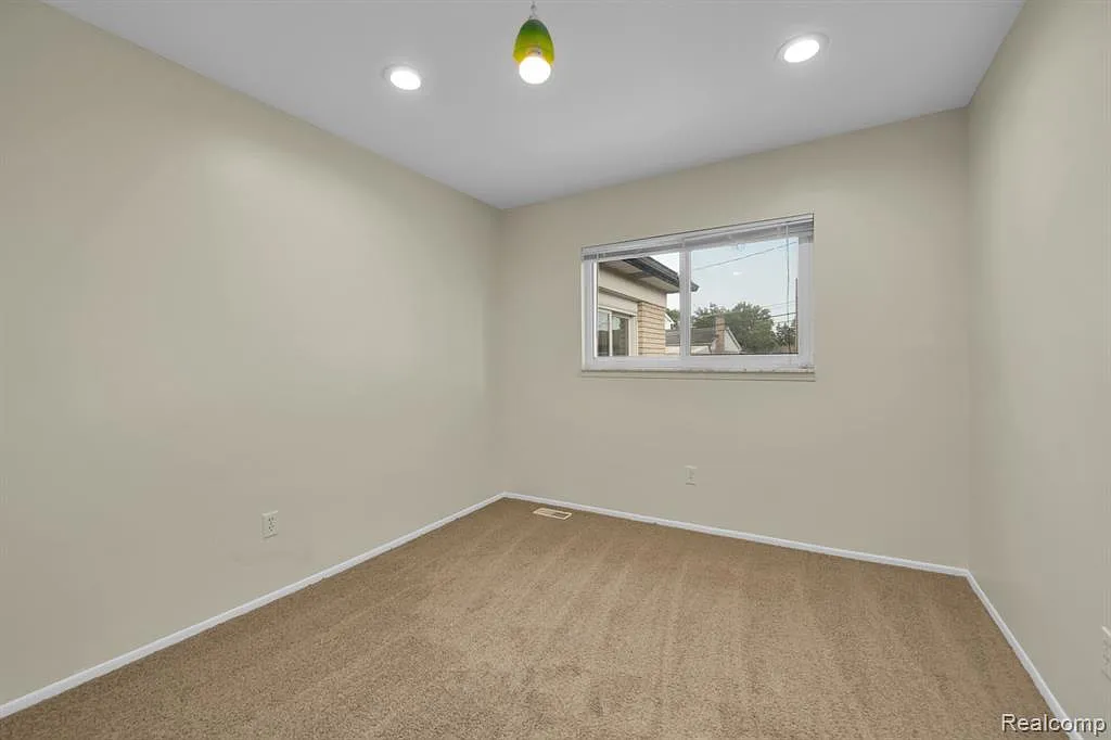 34486 Hawke Dr — Photo 4