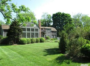 12 Meadow Ln, Brookhaven, NY 11719