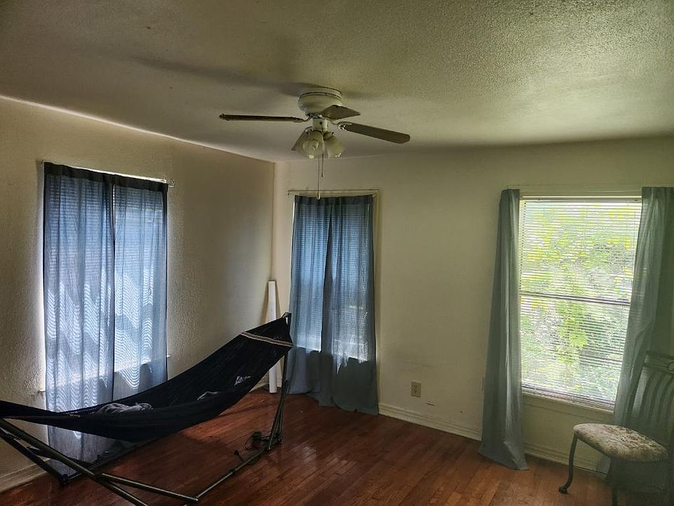 2nd image of 903 McCormick St