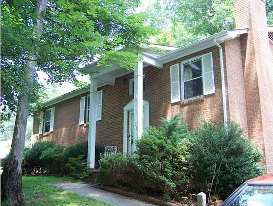 1st image of 105 Hillside Manor Dr