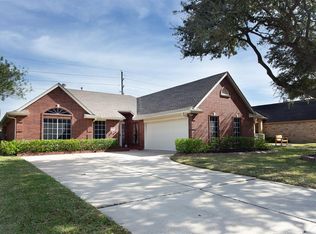 3927 E Peach Hollow Cir, Pearland, TX 77584