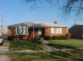 15660 Addison St, Southfield, MI 48075