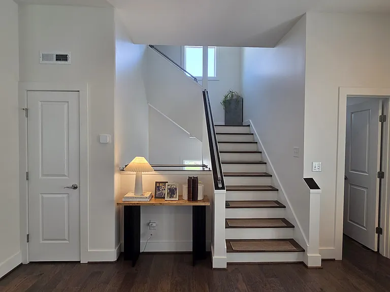 1506 Ward Ave — Photo 13