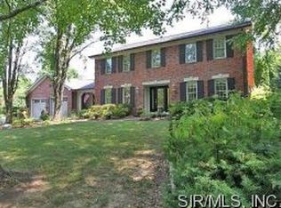 20 Ginger Creek Dr, Glen Carbon, IL 62034