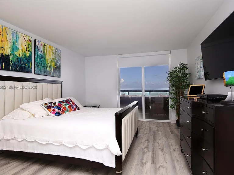 2555 Collins Ave #703 — Photo 6