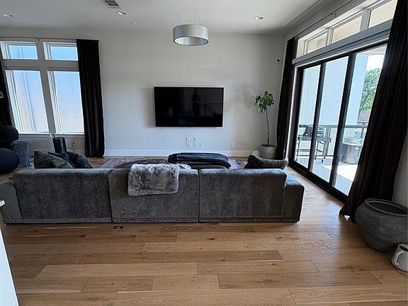 5th image of 7606 Element Ave