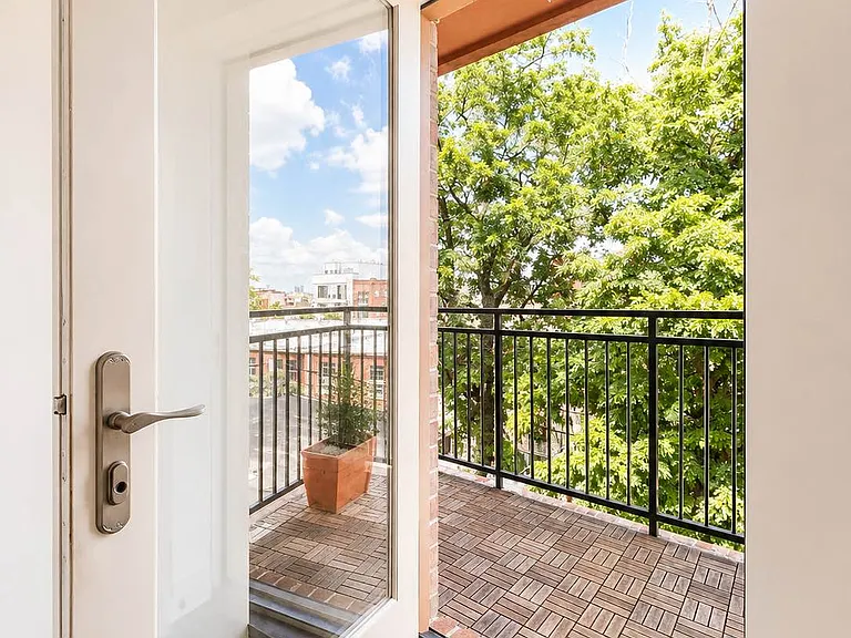 55 Stanhope St #3R — Photo 11
