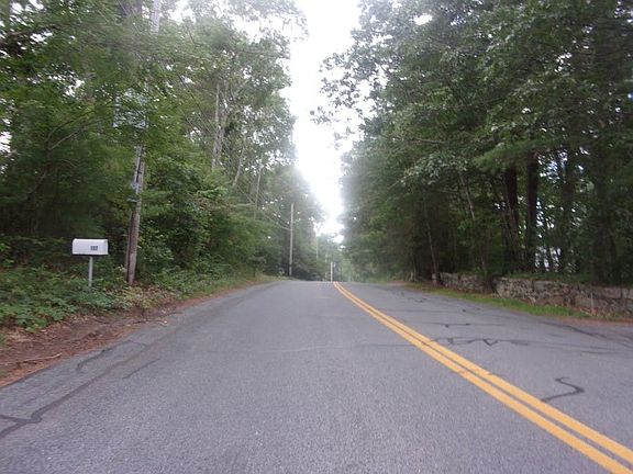 4th image of 142 Howland Rd