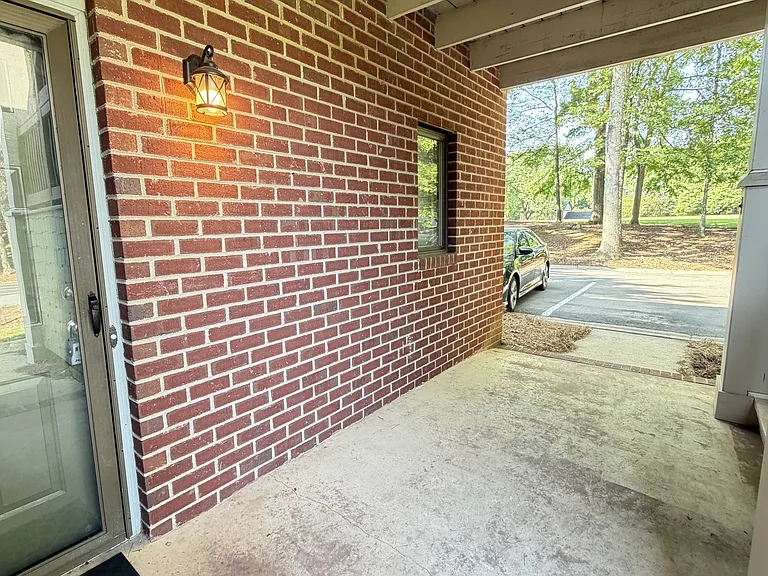 3263 Carlyle Dr NW — Photo 3