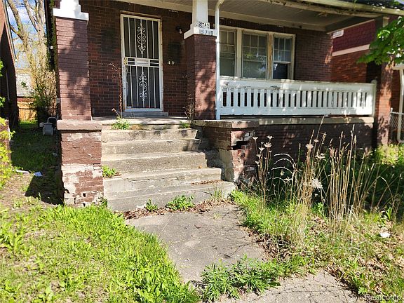 3rd image of 15718 Northlawn St