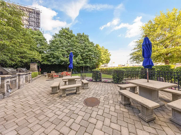 5-49 Borden Ave #2J — Photo 11
