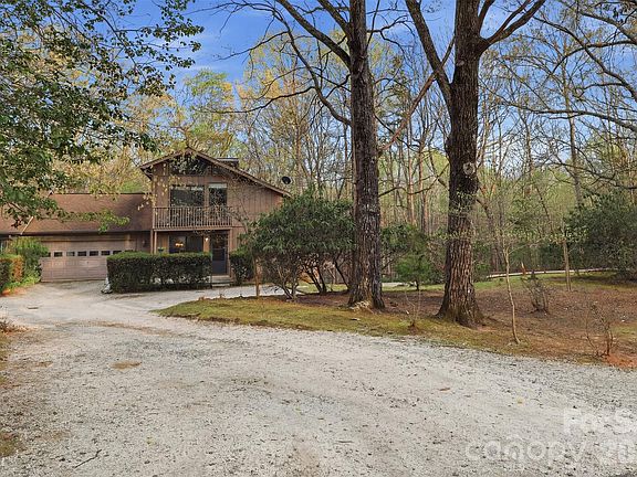 2nd image of 17 Knoll Dr
