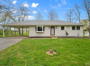 1399 Valli Ln, Saint Charles, MO 63304