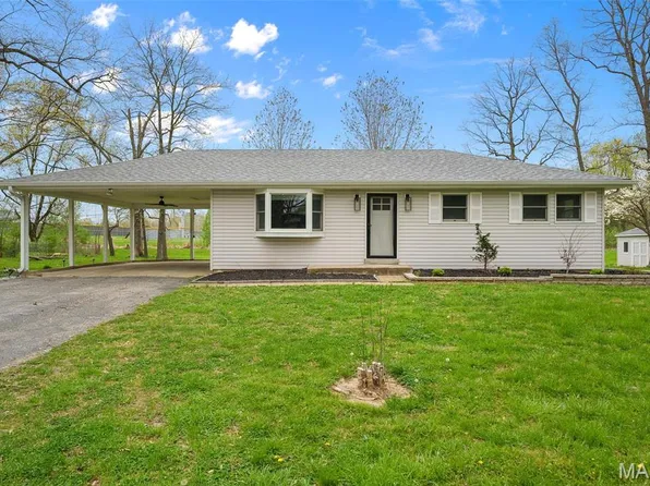 1399 Valli Ln, Saint Charles, MO 63304