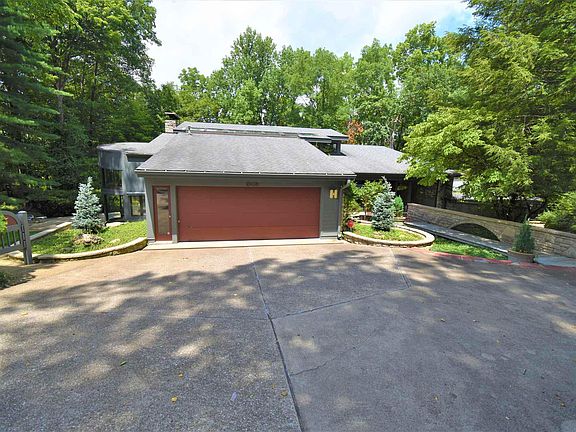 3rd image of 2408 S Shadow Grove Ct