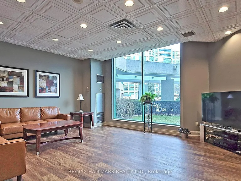 7805 Bayview Ave #1024 — Photo 31