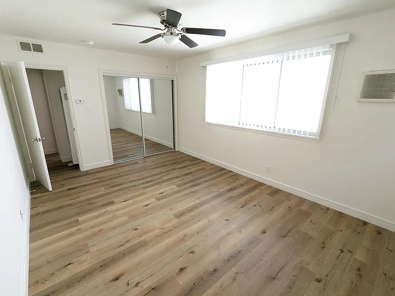 1320 N Martel Ave #7 — Photo 11