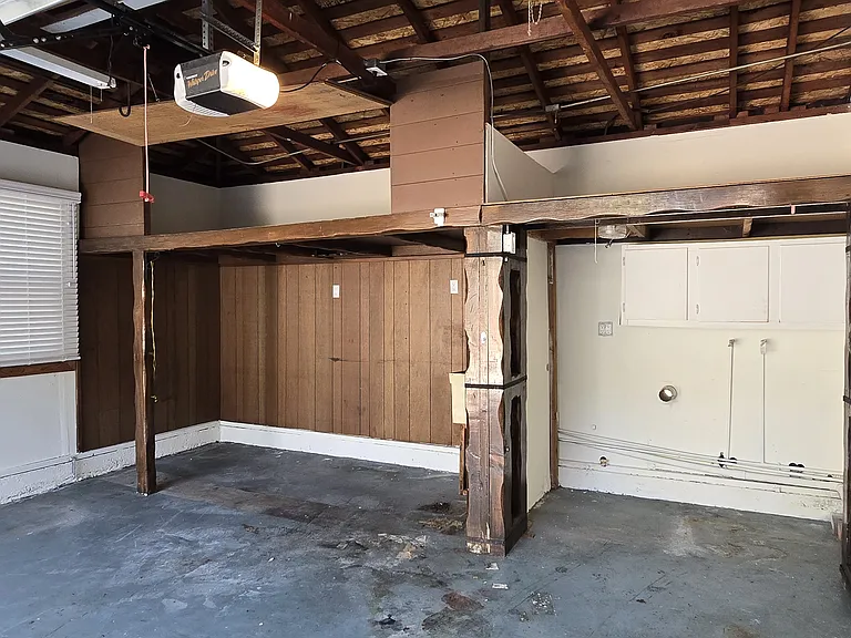 521 N Vermont Ave — Photo 35