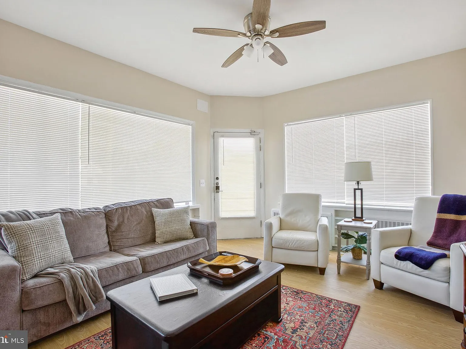 2 bed, 1.0 bath, $2,995 — Photo 3