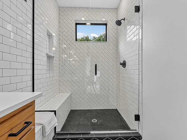 1742 Belleview Ave — Photo 22