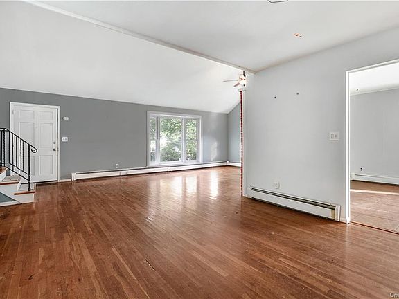 5th image of 368 Lake Shore Dr