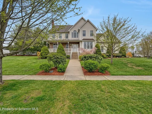 502 Park Ln, Moscow, PA 18444