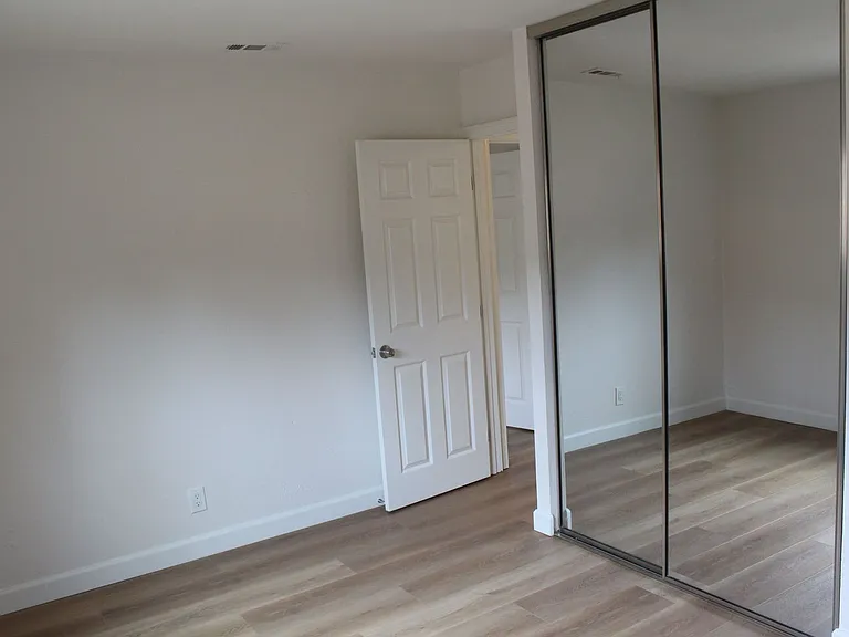 331 Rebecca Ave — Photo 18