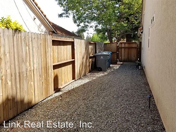 5th image of 313 Sun Valley Way