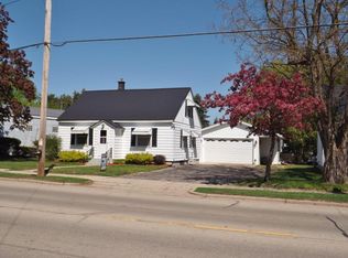 157 W Main St, Gillett, WI 54124