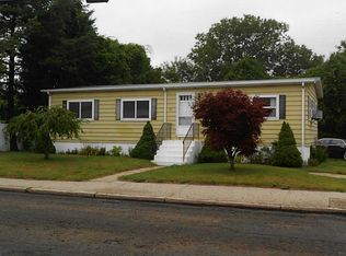 71 Pleasant St, Westerly, RI 02891