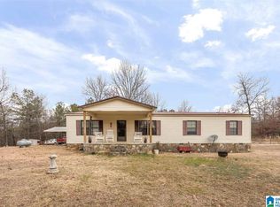 1063 Smelley Rd, Talladega, AL 35160