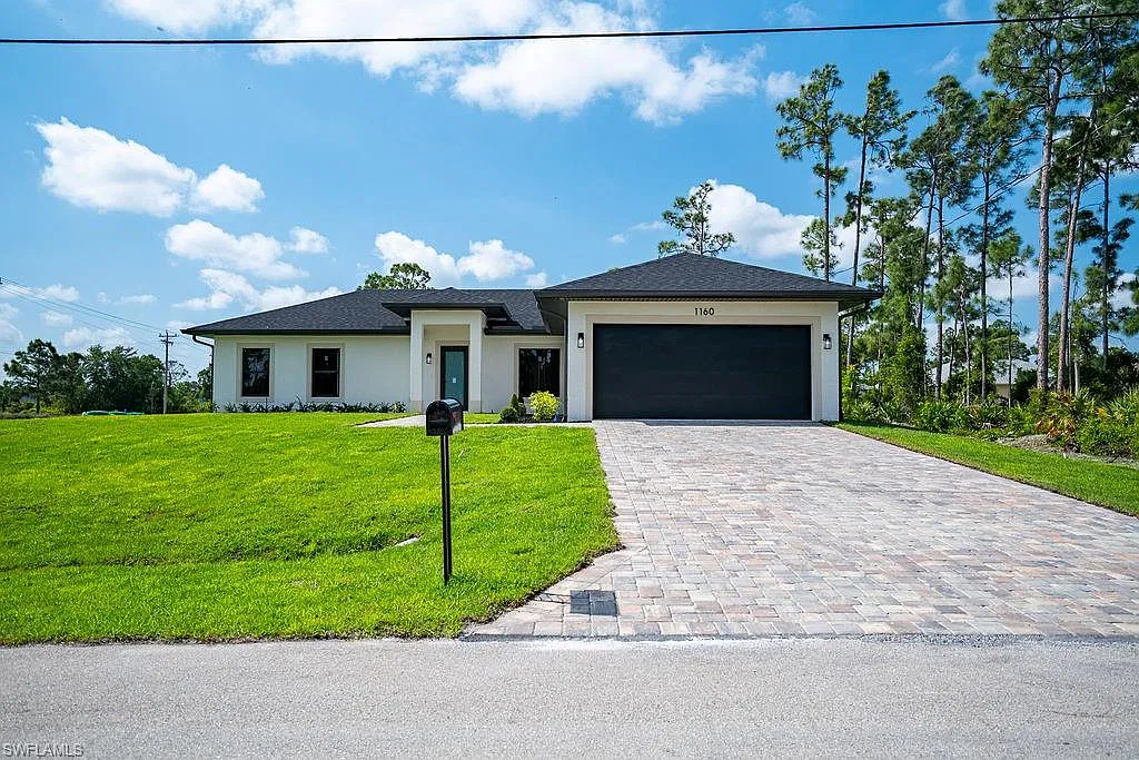 3 bed, 2.0 bath, 1599 sqft, $2,490 — Photo 1