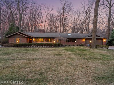 16800 Bell Creek Ln, Livonia, MI, 48154