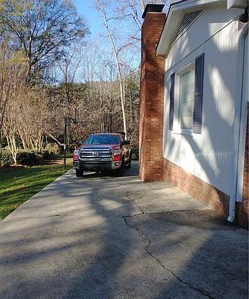3rd image of 2160 Greenleaf Dr