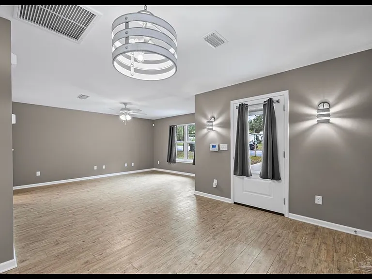 6609 Cedar St — Photo 2