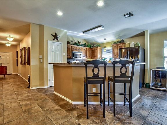 4th image of 2605 Marsha Ln