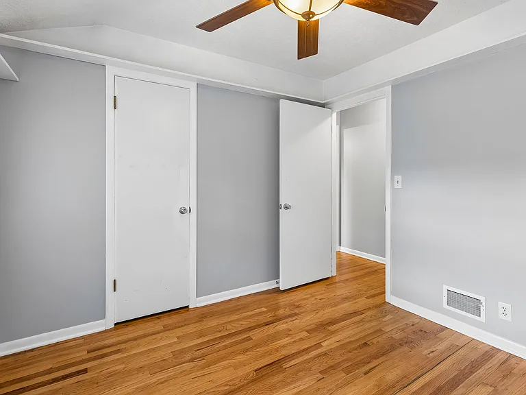 3006 S 108th St — Photo 12