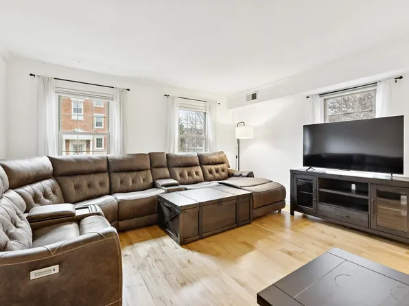 529 Bashford Ln APT 1, Alexandria, VA 22314