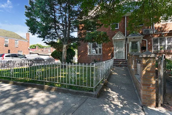 1074 Hart Street 