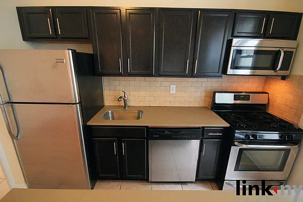Rented by Link NY Realty | media 23