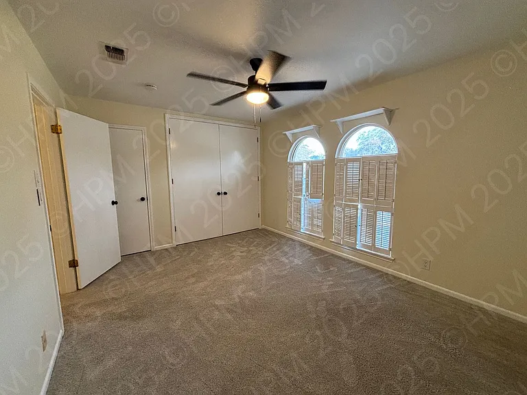 5868 Royal Rdg — Photo 14
