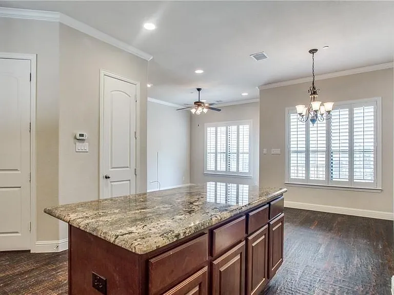 5717 Lois Ln — Photo 36