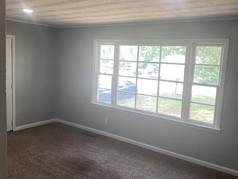 2543 Ivey Rd — Photo 3