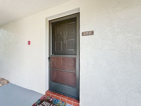 2nd image of 541 SW South River Dr APT 102