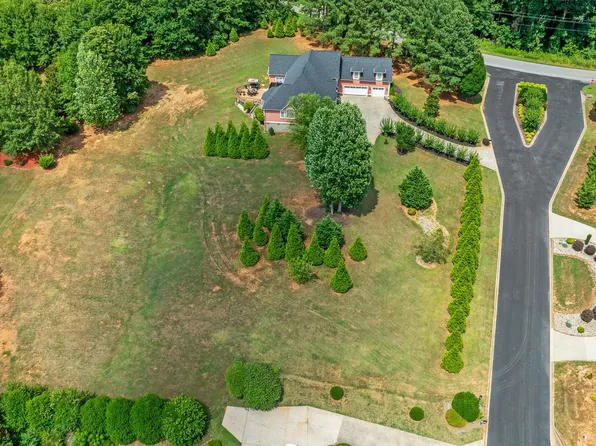 110 Harbour Pointe Dr, Chesnee, SC 29323