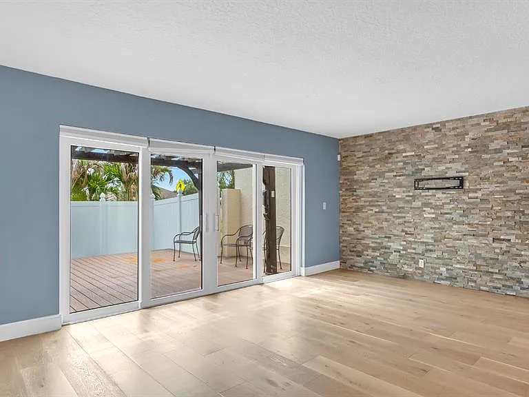 7 Emerald Ct — Photo 5