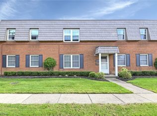 2823 Pease Dr #D413, Rocky River, OH 44116