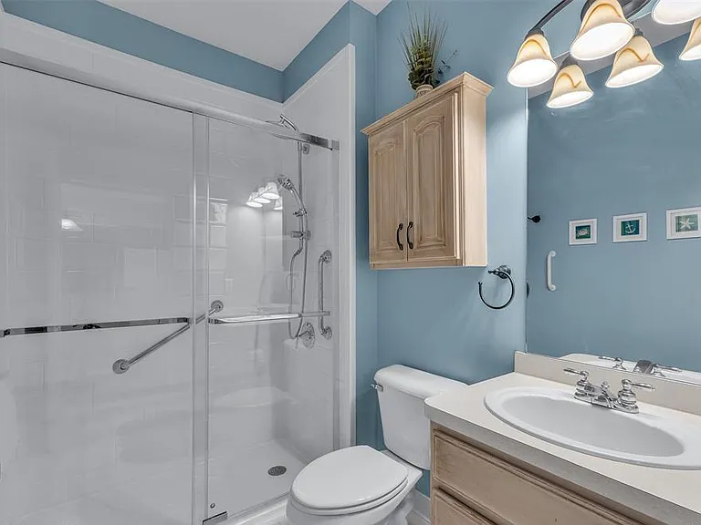 276 Constitution St — Photo 17