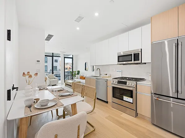 31-19 29th St #3C, Astoria, NY 11106