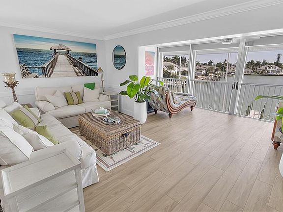 5th image of 322 Harbour DR #304D
